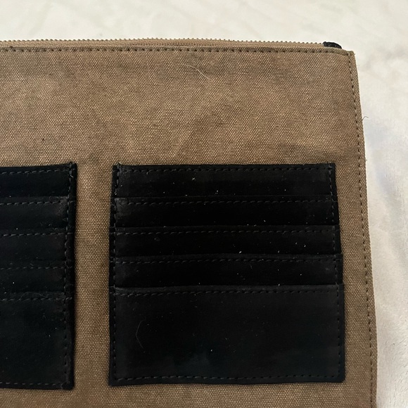 FP Mixed Material Essential Clutch - Picture 5 of 8